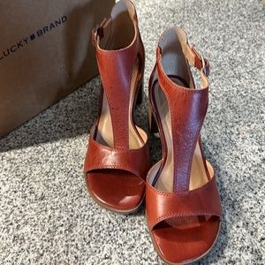Lucky Brand chunky heel Sandals Size 8.5m